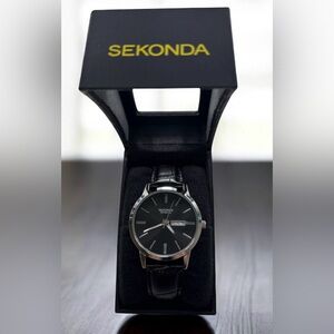 Sekonda Men's Watch Black Dial Day Date Silver Case 50m Water Resistant New Box
